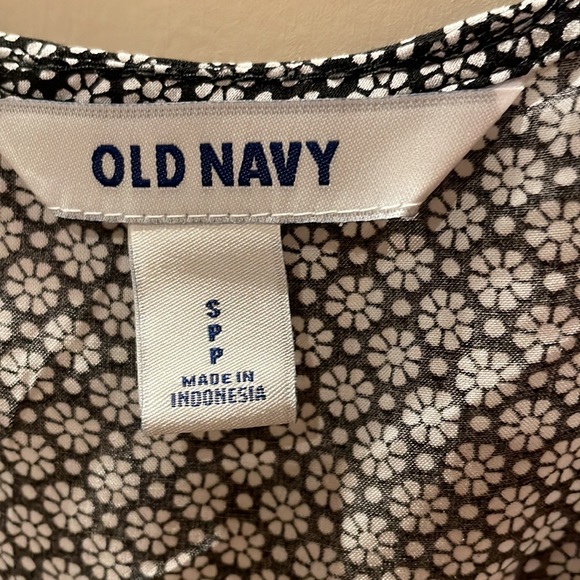 NWT Old Navy tank - Picture 4 of 5